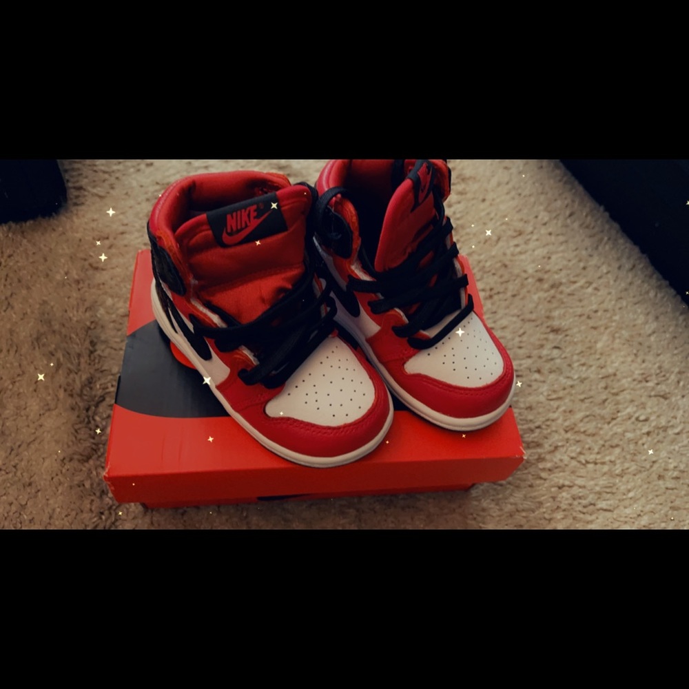 Toddler Jordan 1’s Size 6